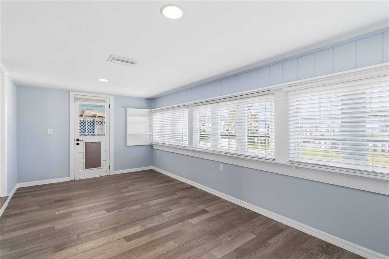 607 Manatee Ave - Photo 6 of 50