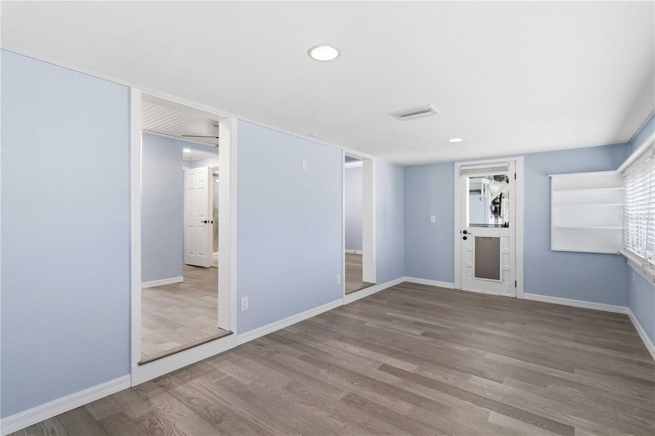 607 Manatee Ave - Photo 7 of 50