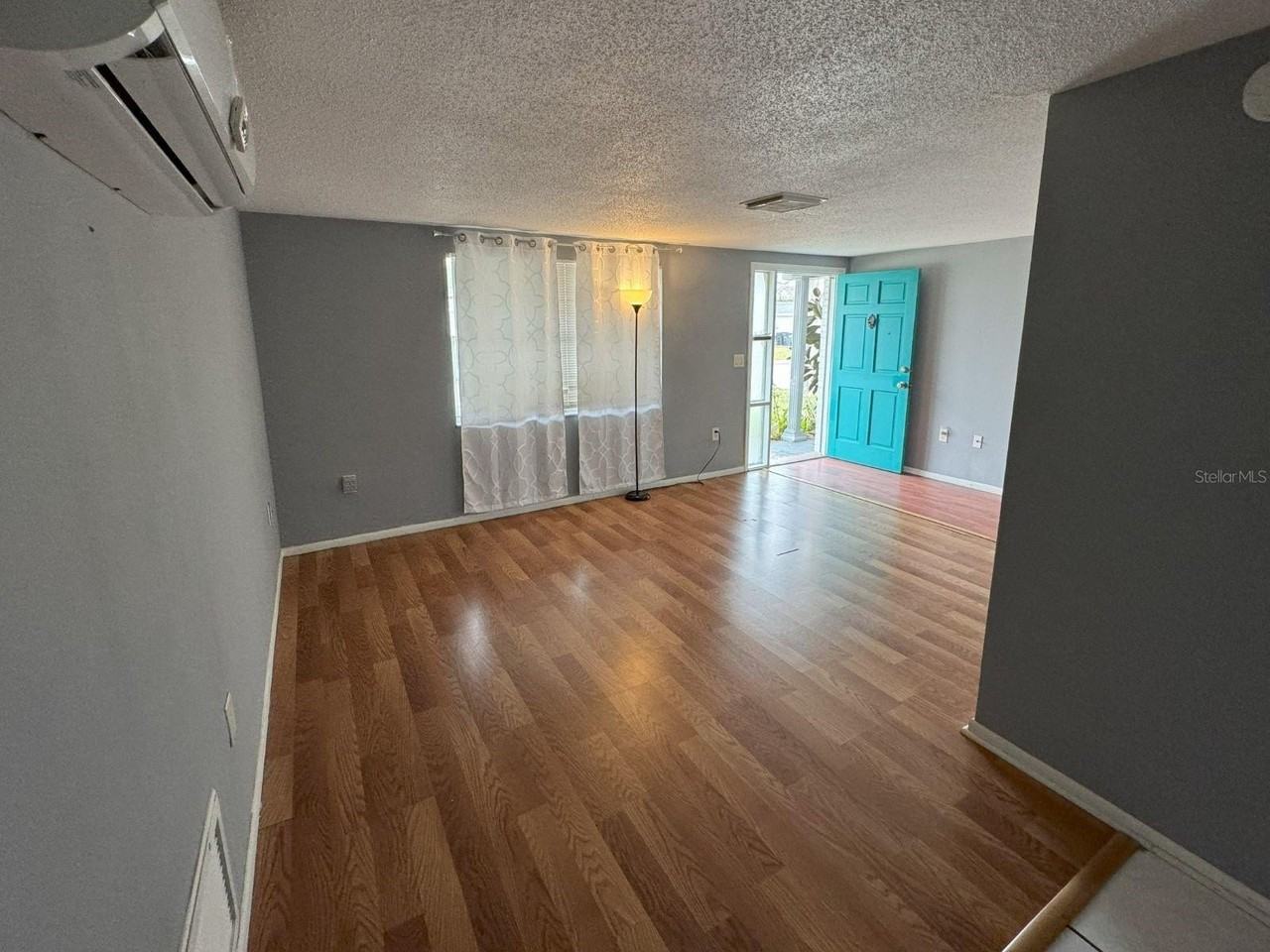 7410 Castanea Dr - Photo 4 of 18