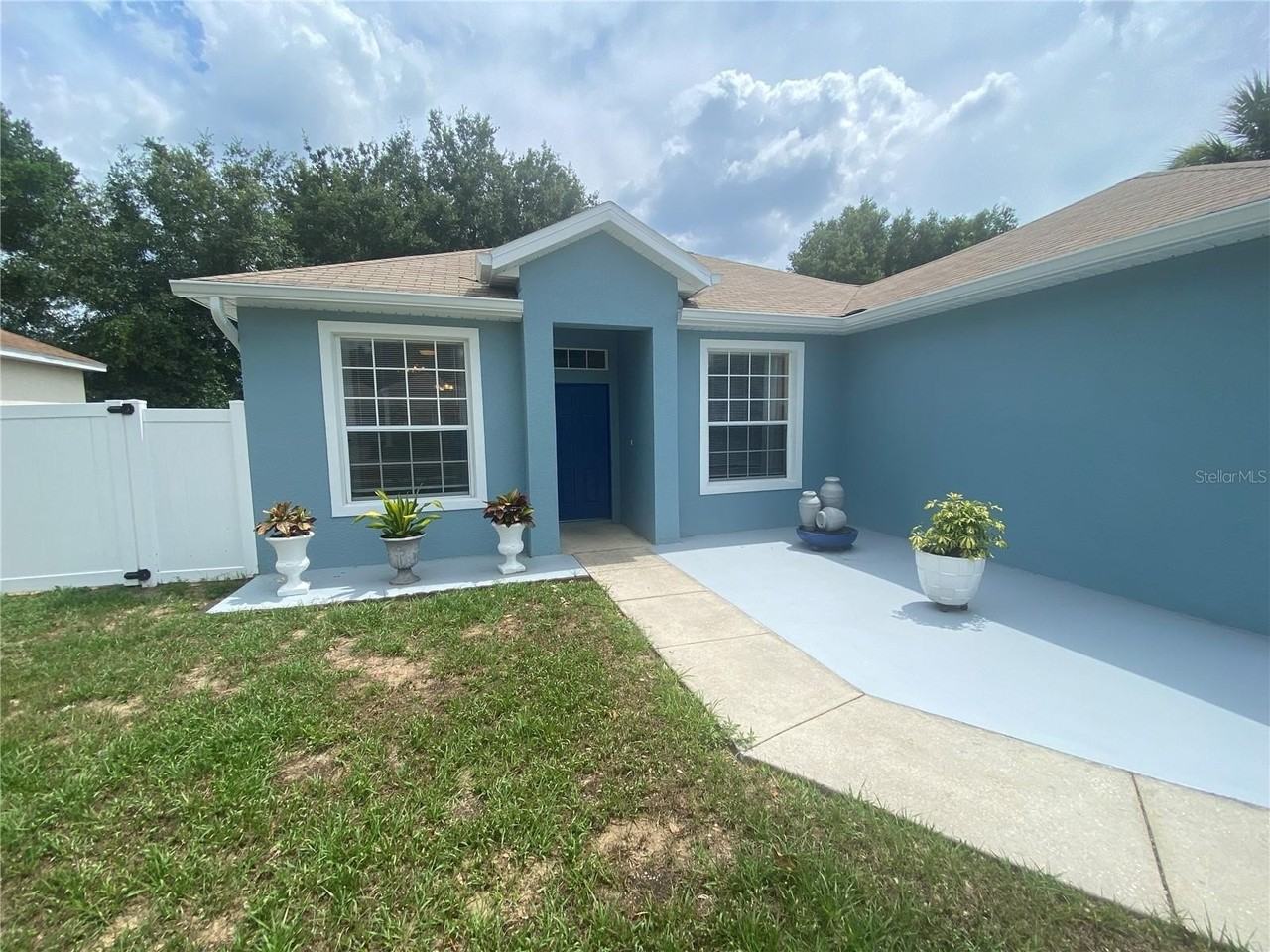 302 Bluff Pass Dr - Photo 2 of 33