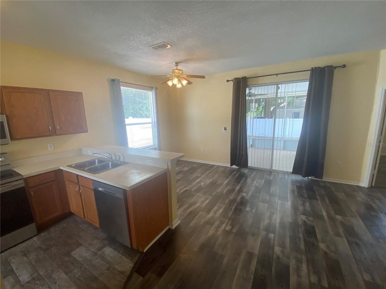 302 Bluff Pass Dr - Photo 7 of 33