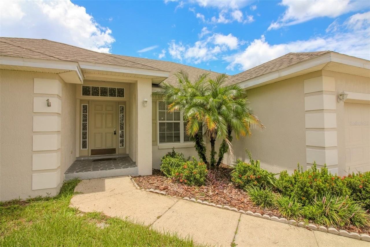 6719 Highlands Creek Blvd - Photo 2 of 32