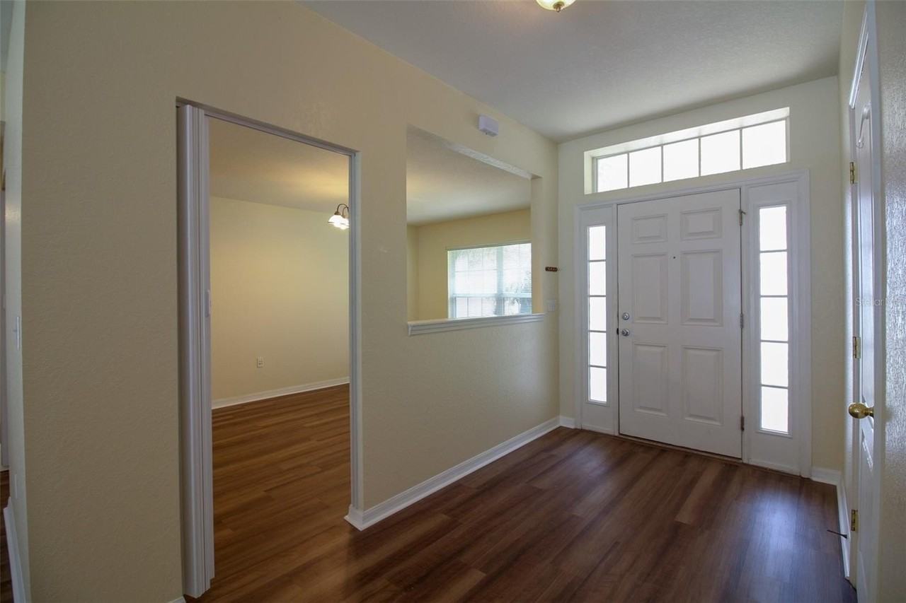 6719 Highlands Creek Blvd - Photo 3 of 32