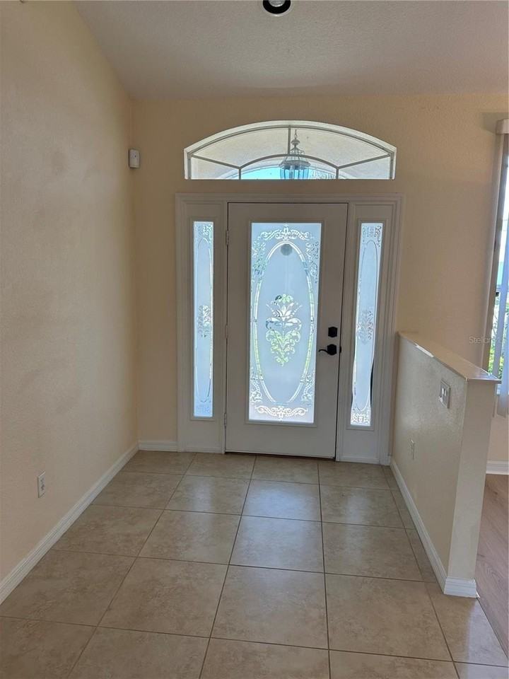 8171 Rocliff Ave - Photo 4 of 19
