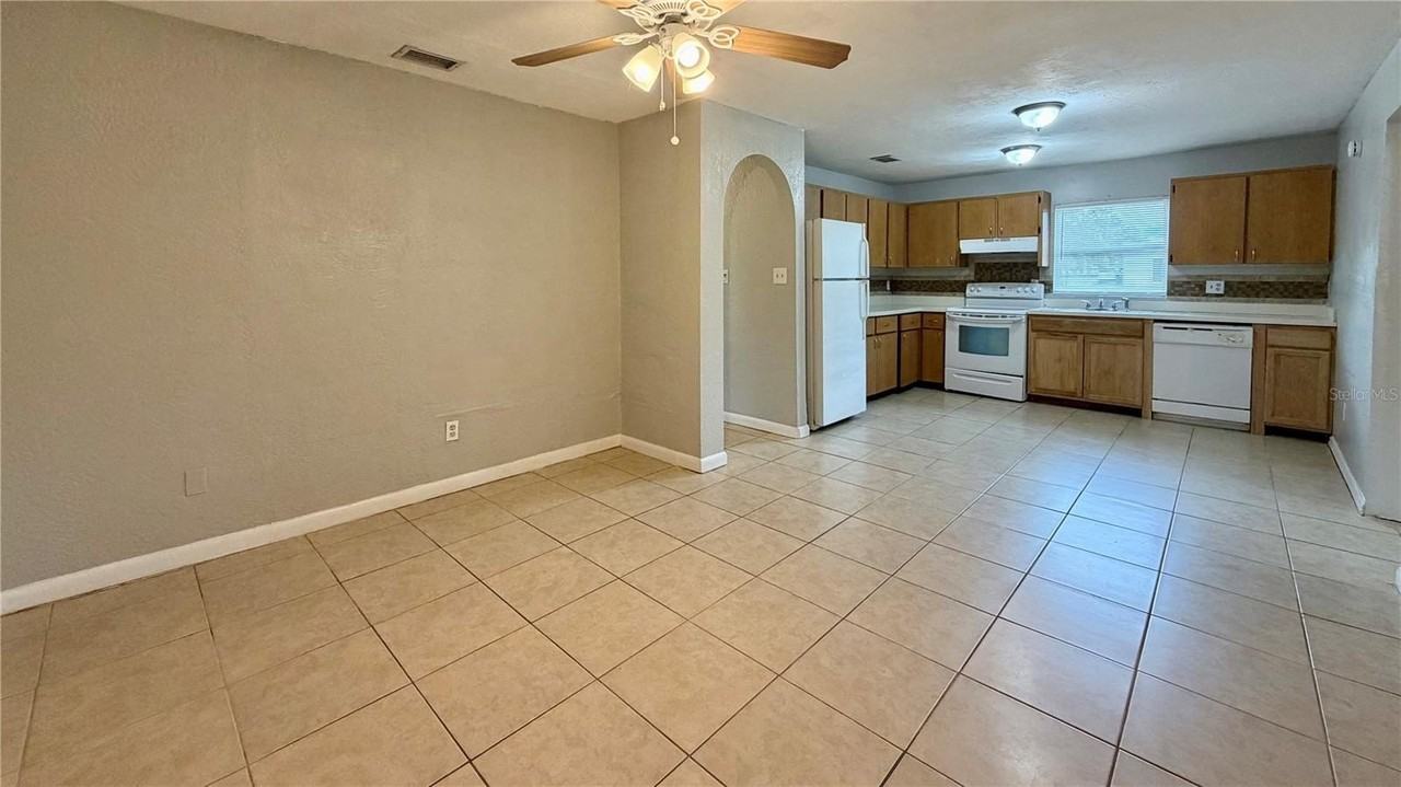 1907 Park Manor Dr - Photo 3 of 30