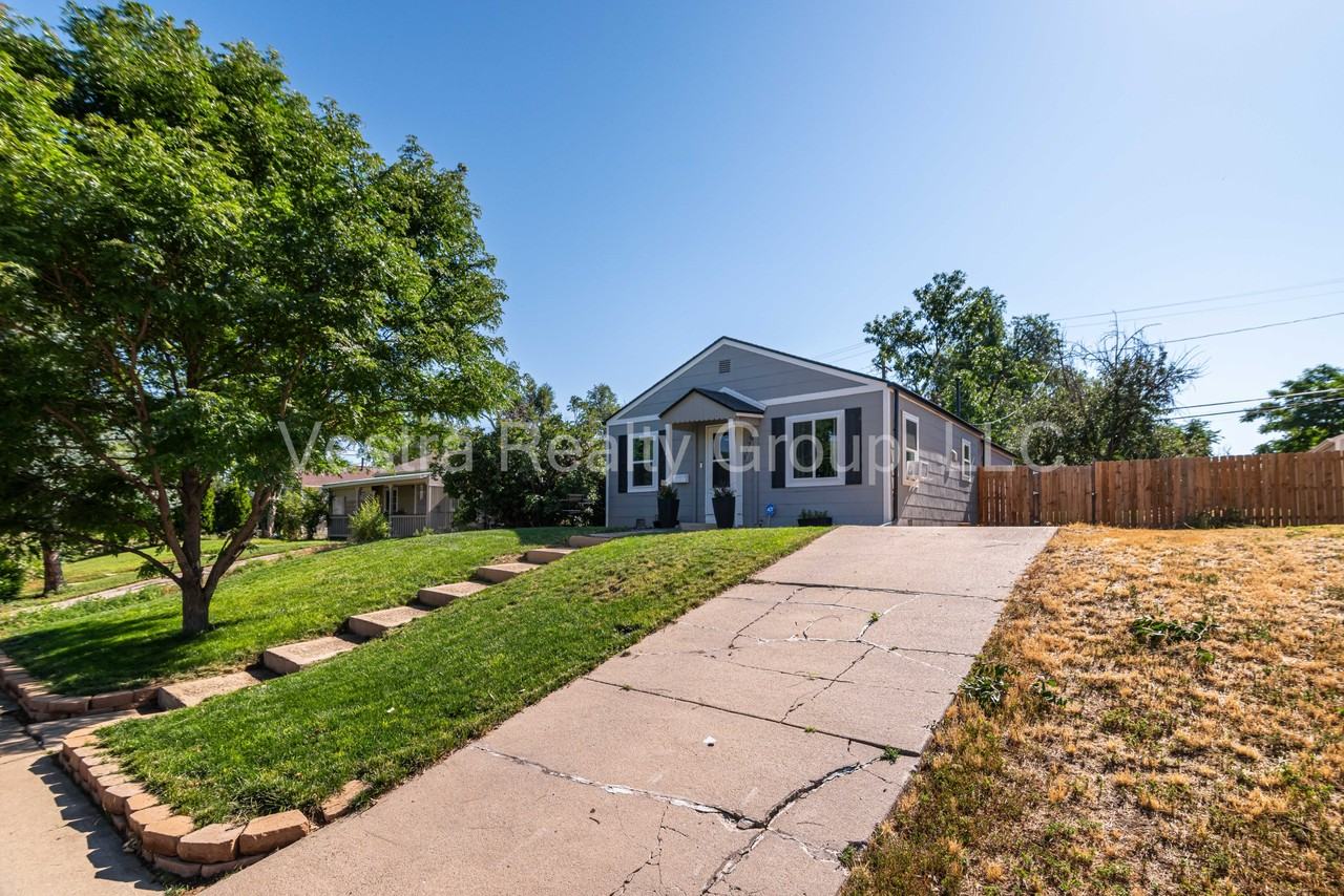 1176 Xenia St - Photo 2 of 21