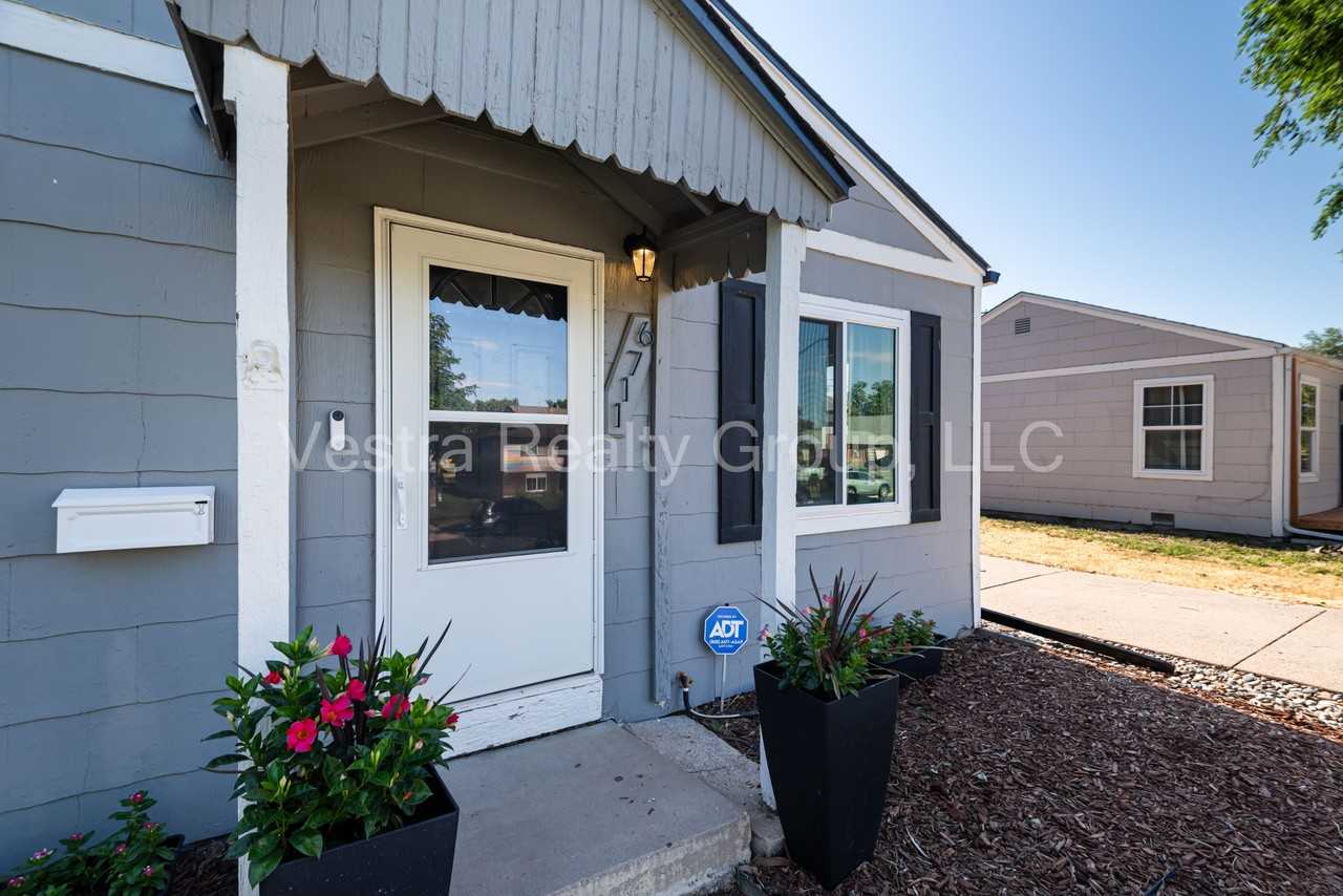 1176 Xenia St - Photo 3 of 21