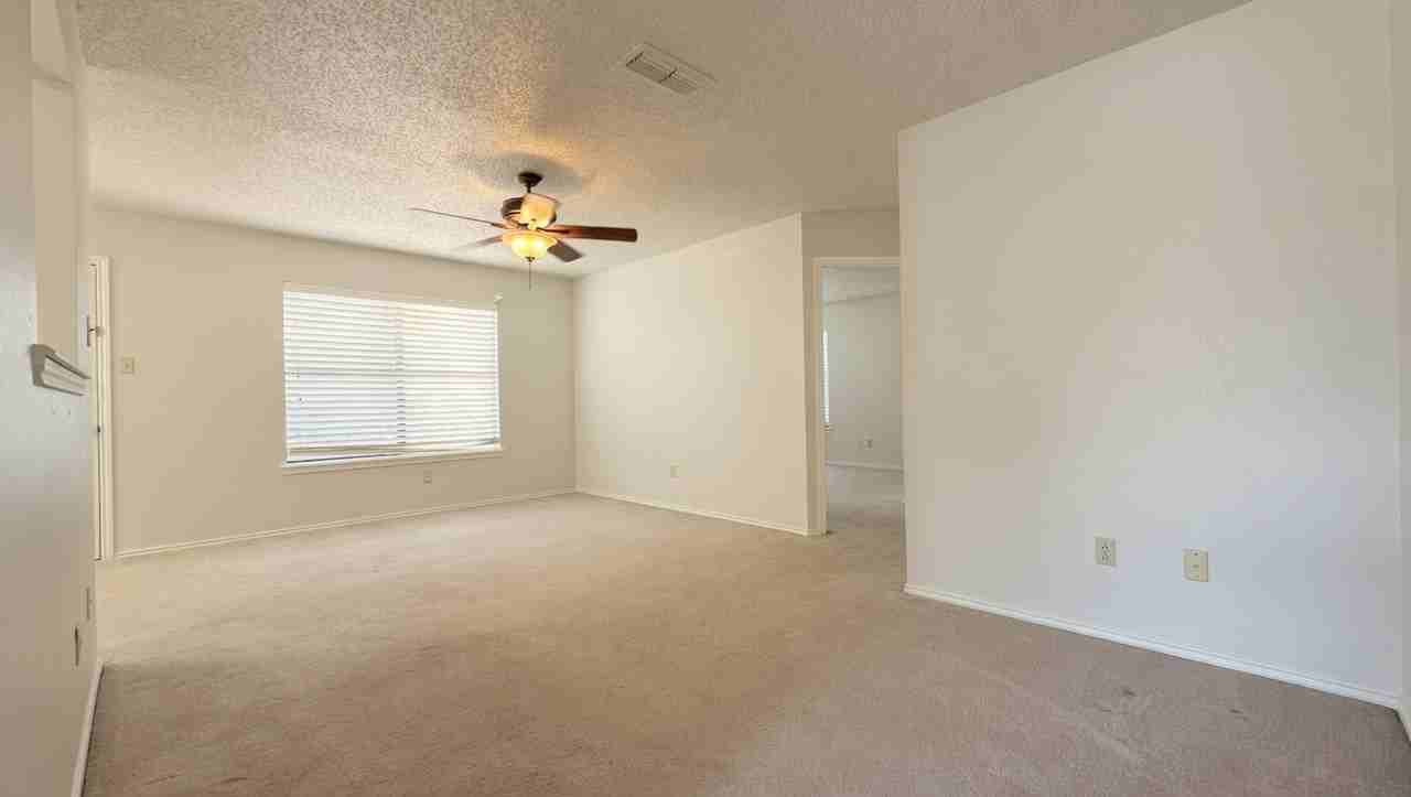 2112 91st St #1 - Photo 4 of 18