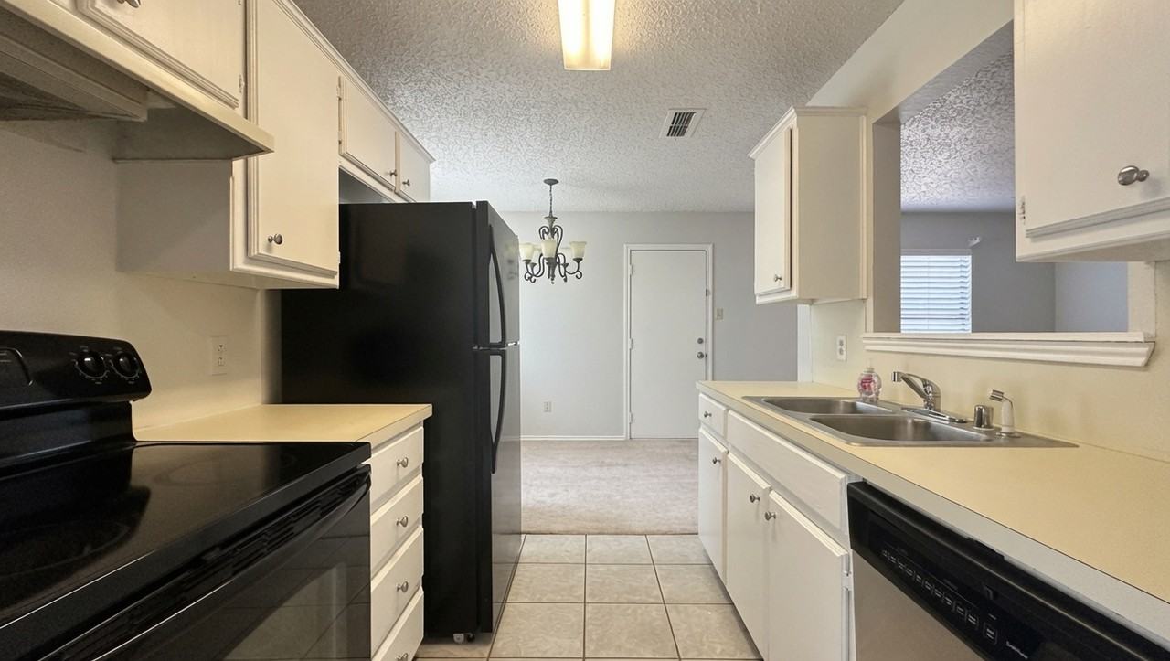 2112 91st St #1 - Photo 7 of 18