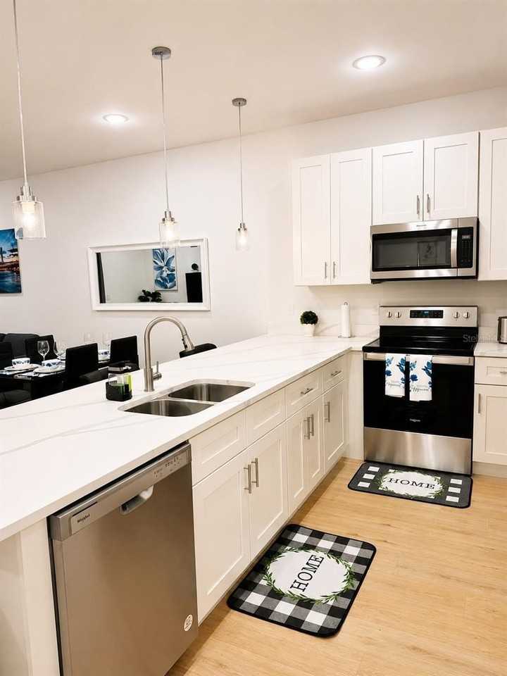 289 Boundary Blvd #204 - Photo 4 of 15