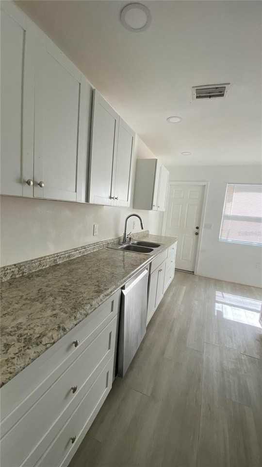 1313 15th St E - Photo 4 of 4