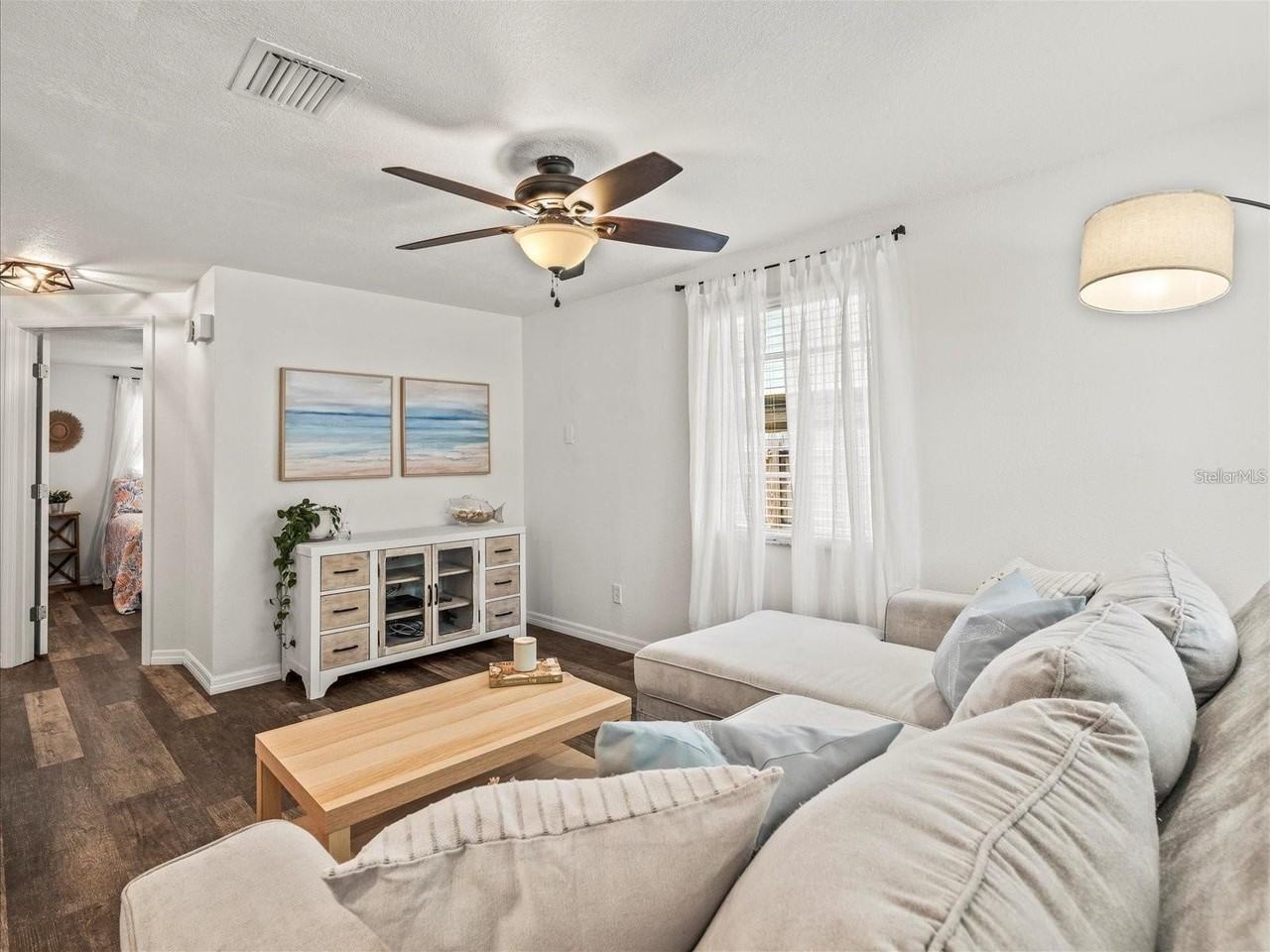 3138 W Varn Ave - Photo 5 of 11