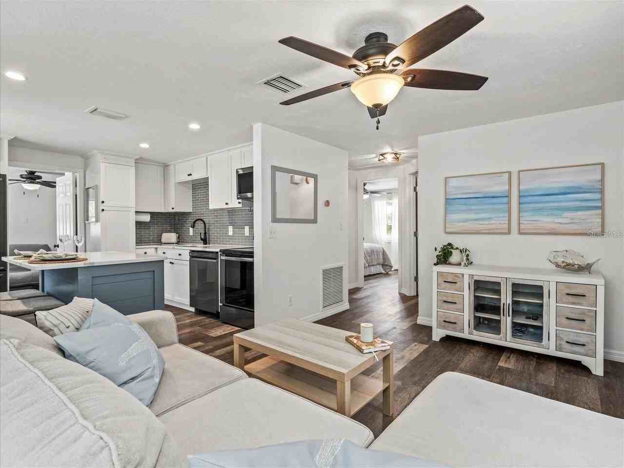 3138 W Varn Ave - Photo 6 of 11