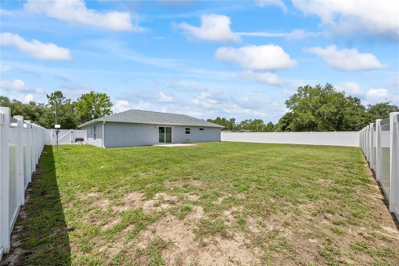 5887 Sw 154th Lane Rd - Photo 6 of 39