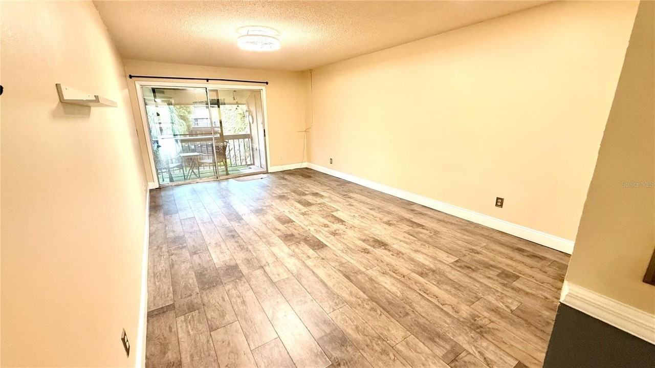 6310 Newtown Cir #10C1 - Photo 6 of 25