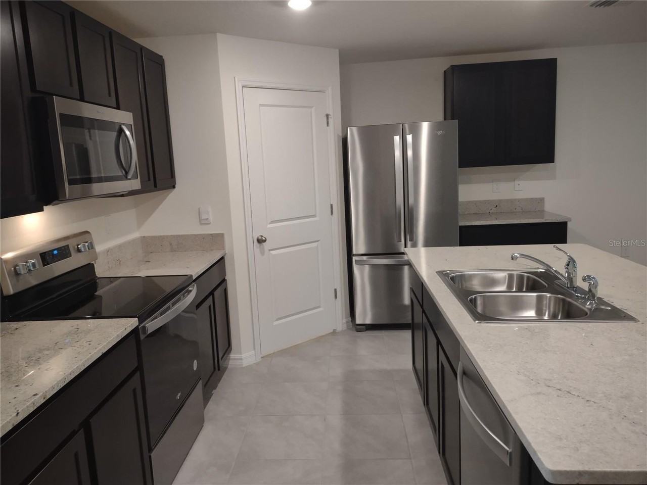 5215 Byronic Ct - Photo 3 of 15