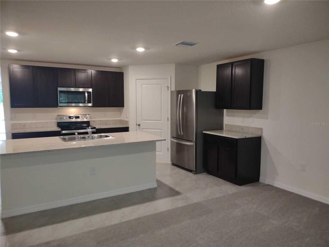 5215 Byronic Ct - Photo 4 of 15