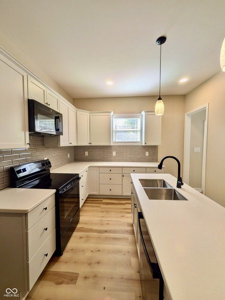 3256 Ruckle St - Photo 5 of 16