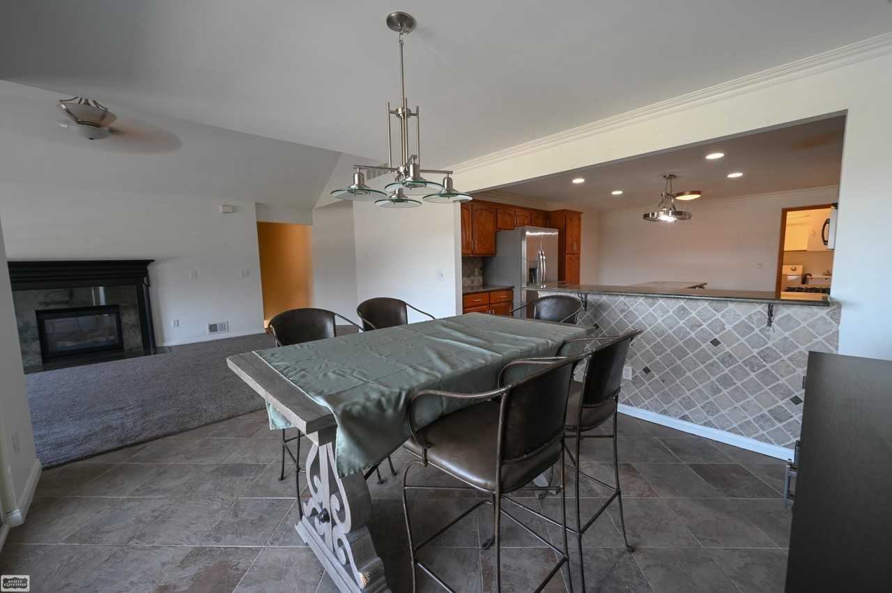 28777 Berwick Ct - Photo 5 of 29