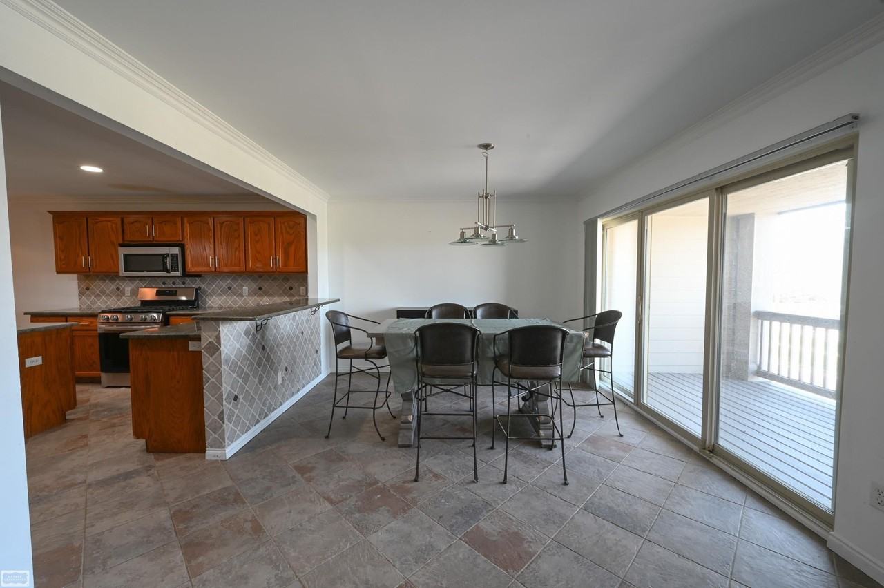 28777 Berwick Ct - Photo 6 of 29