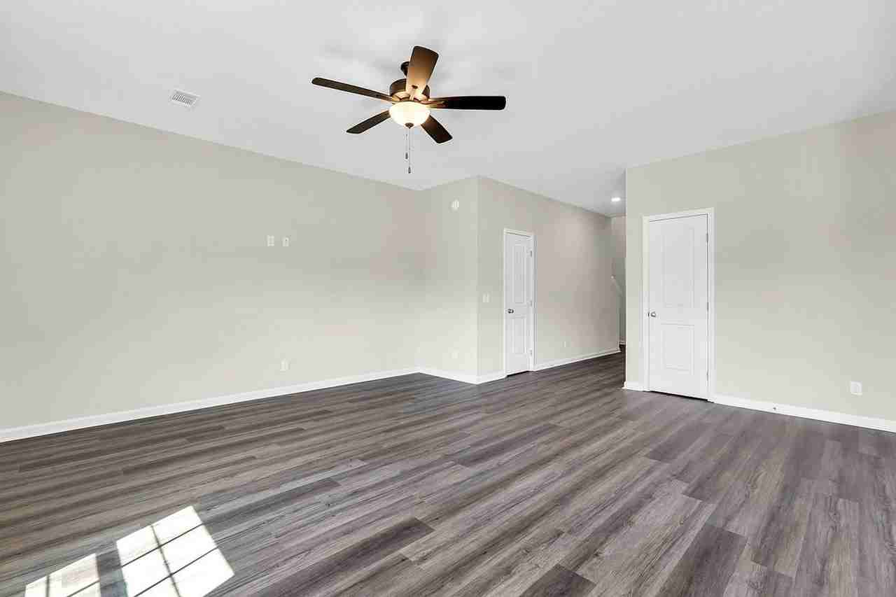 200 Alcove Ct - Photo 3 of 27