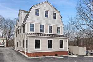 featured image of 5 Edgemont Rd #1