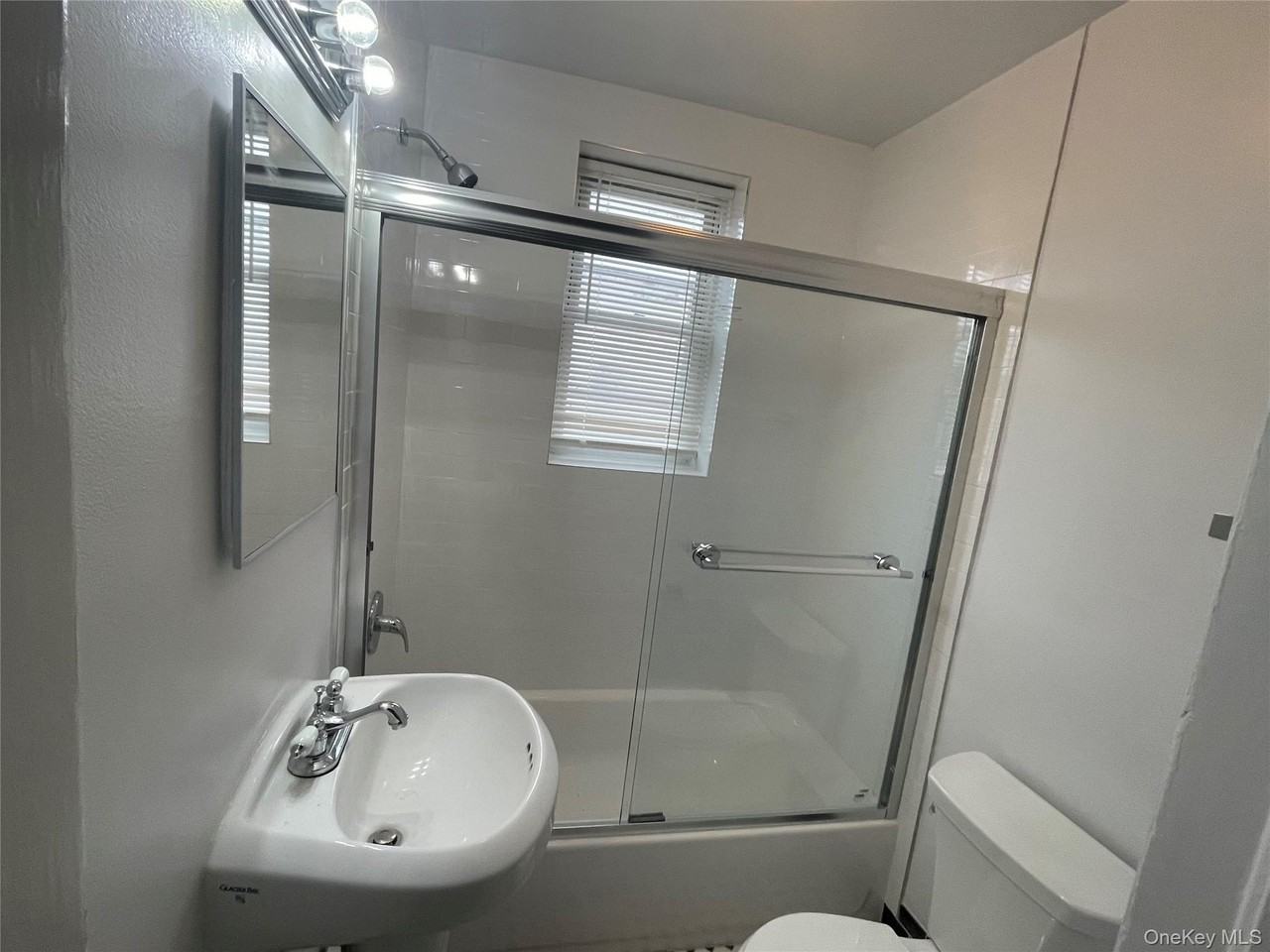 51 Smith St #A1 - Photo 3 of 10