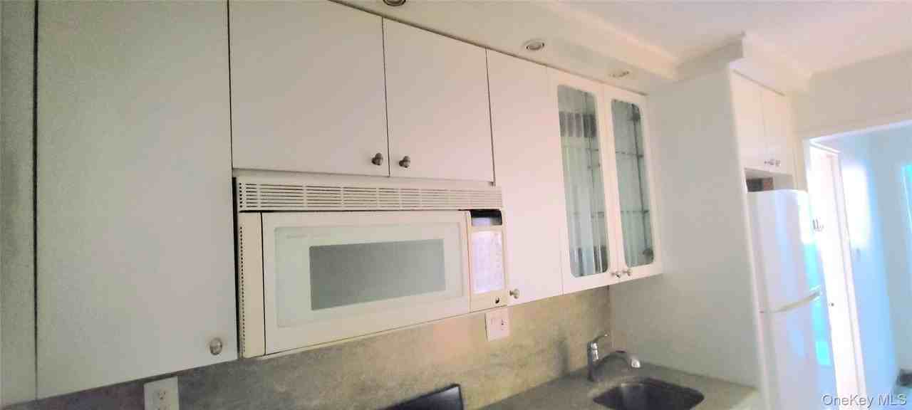 6535 Yellowstone Blvd #1D - Photo 3 of 13