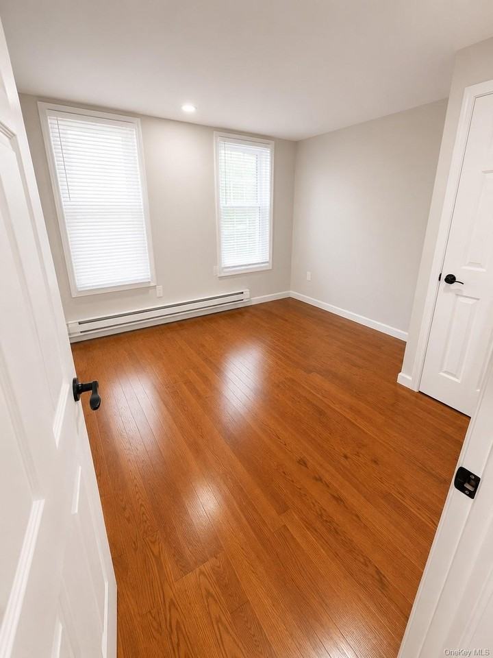 2040 Washington Ave - Photo 5 of 8