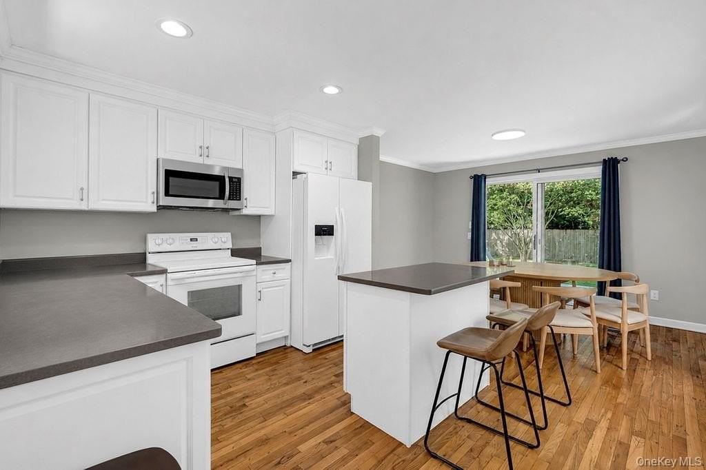 155 Little Fresh Pond Rd - Photo 5 of 13