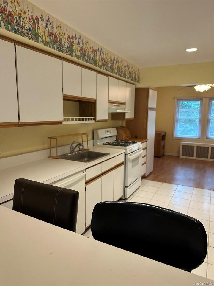 63 Franklin Ave #2 - Photo 2 of 16