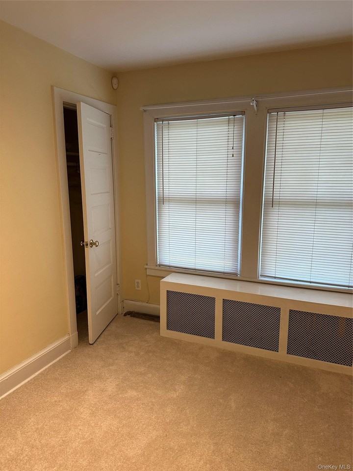 63 Franklin Ave #2 - Photo 5 of 16