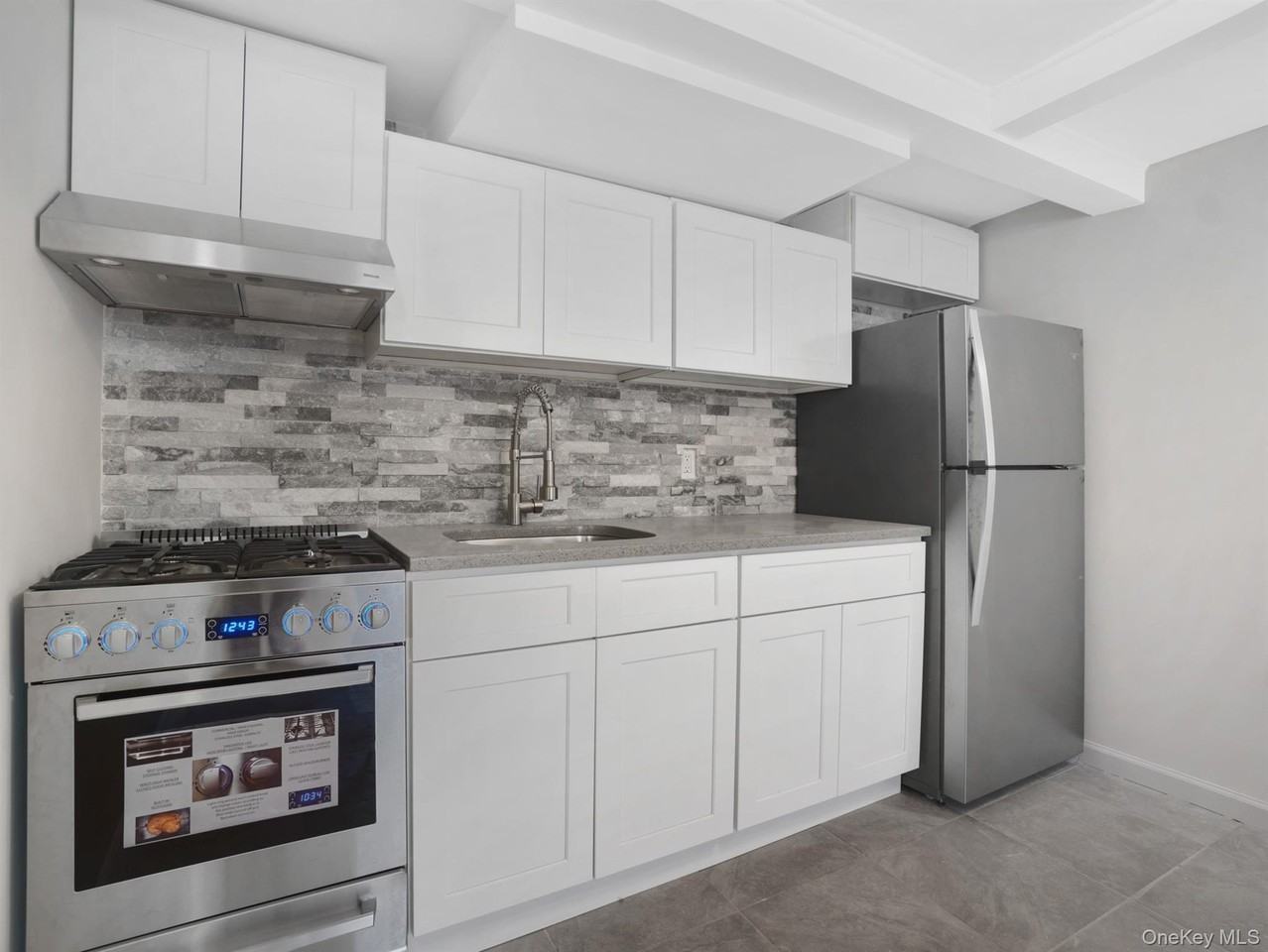 169 E Santa Barbara Rd - Photo 4 of 9