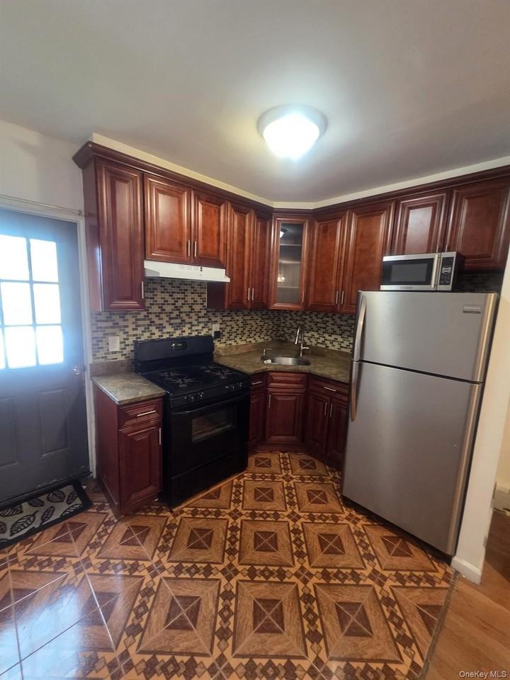3223 96th St #2F - Photo 3 of 14