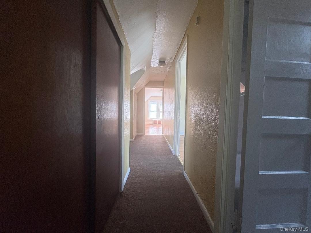 111 Hart Ave - Photo 5 of 7