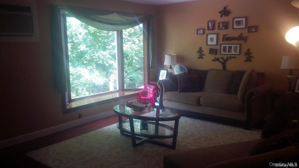 60 Halgren Cres - Photo 7 of 9