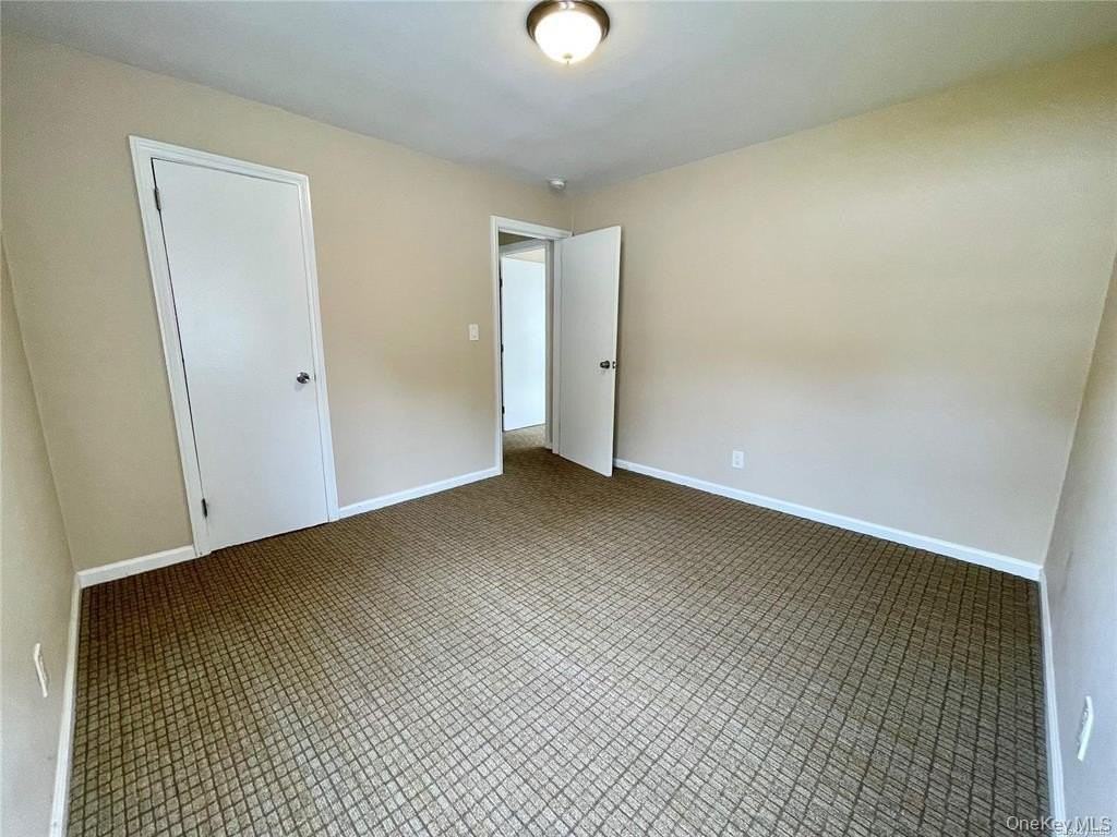 118 Manhattan Ave - Photo 7 of 10