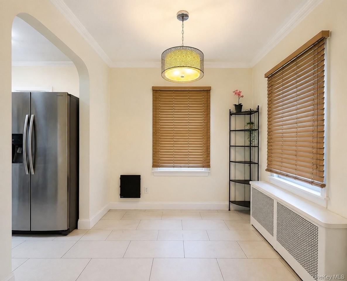 4948 Utopia Pkwy - Photo 3 of 9