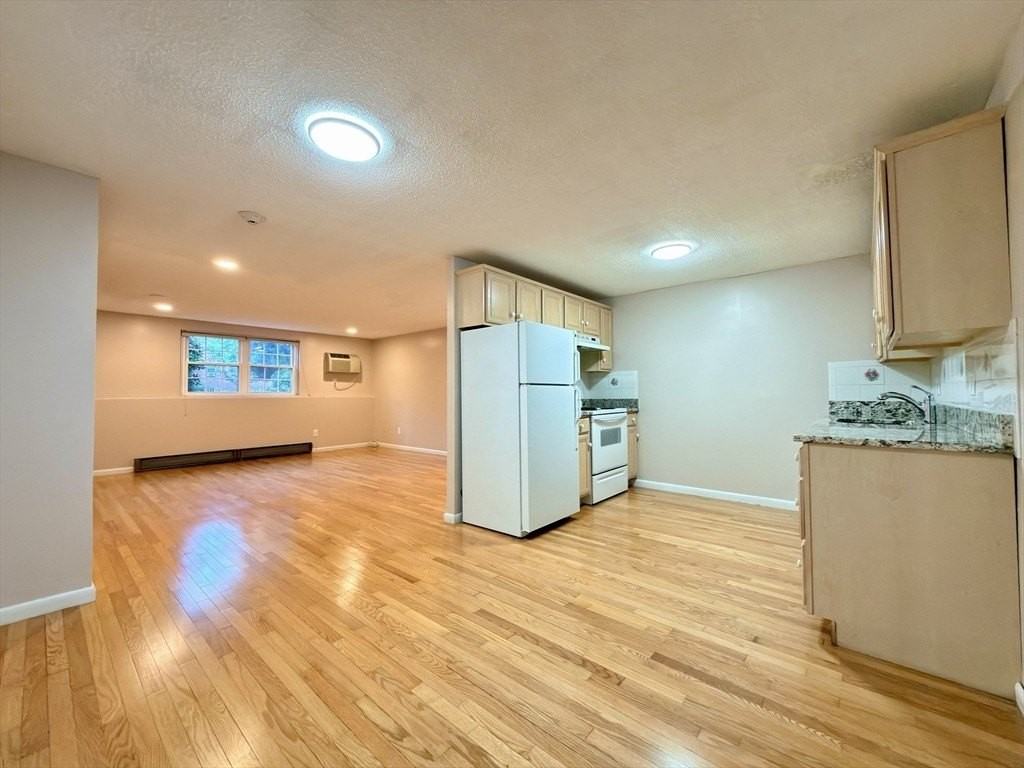 89 Pleasant St #C1 - Photo 4 of 27