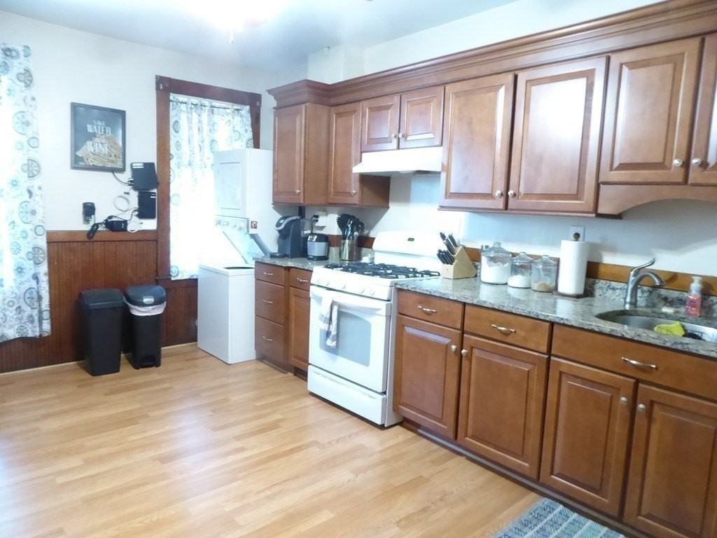 844 E 5th St #2 - Photo 4 of 8