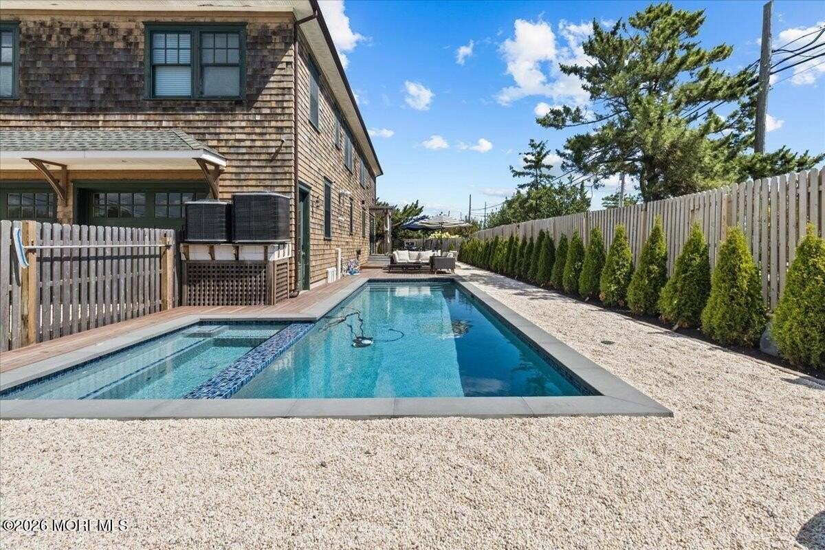 1043 Barnegat Ln - Photo 4 of 50