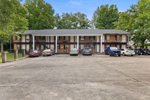 featured image of 432 N Chestnut St