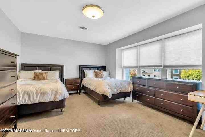 153 Governors Rd - Photo 6 of 10