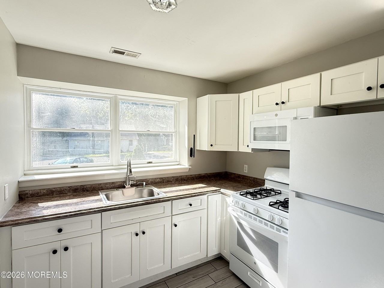 207 E Winged Foot Ct - Photo 3 of 10