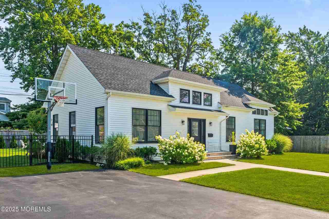 519 Laurel Ave - Photo 2 of 50