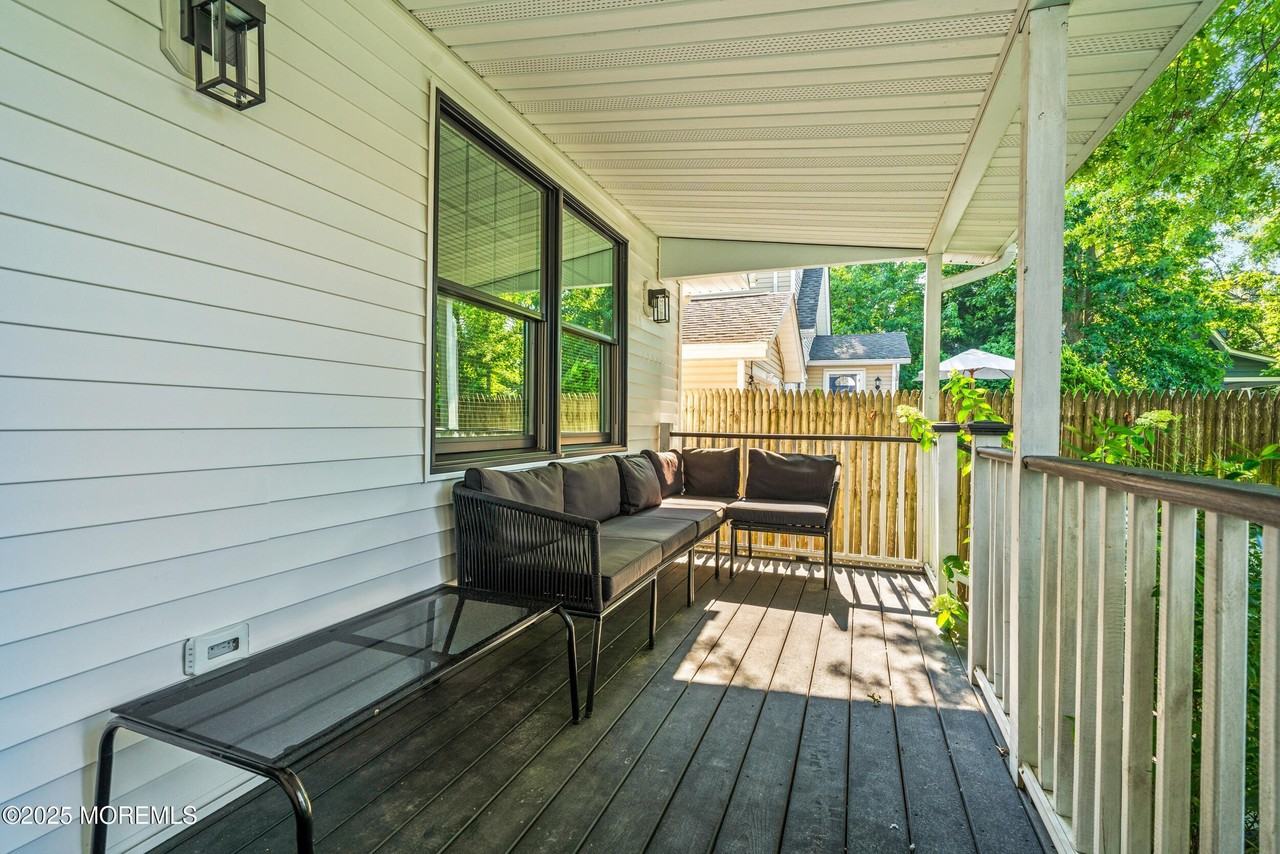 519 Laurel Ave - Photo 5 of 50