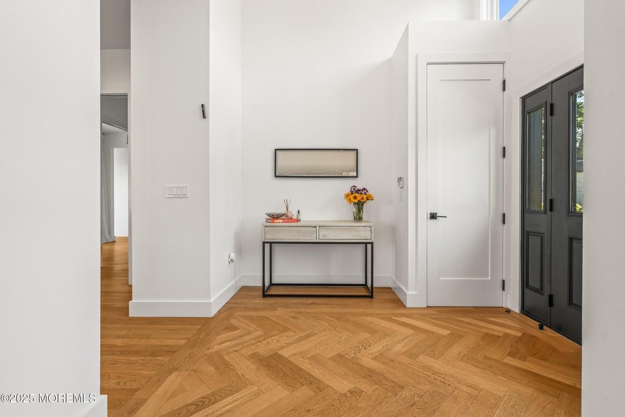 519 Laurel Ave - Photo 7 of 50