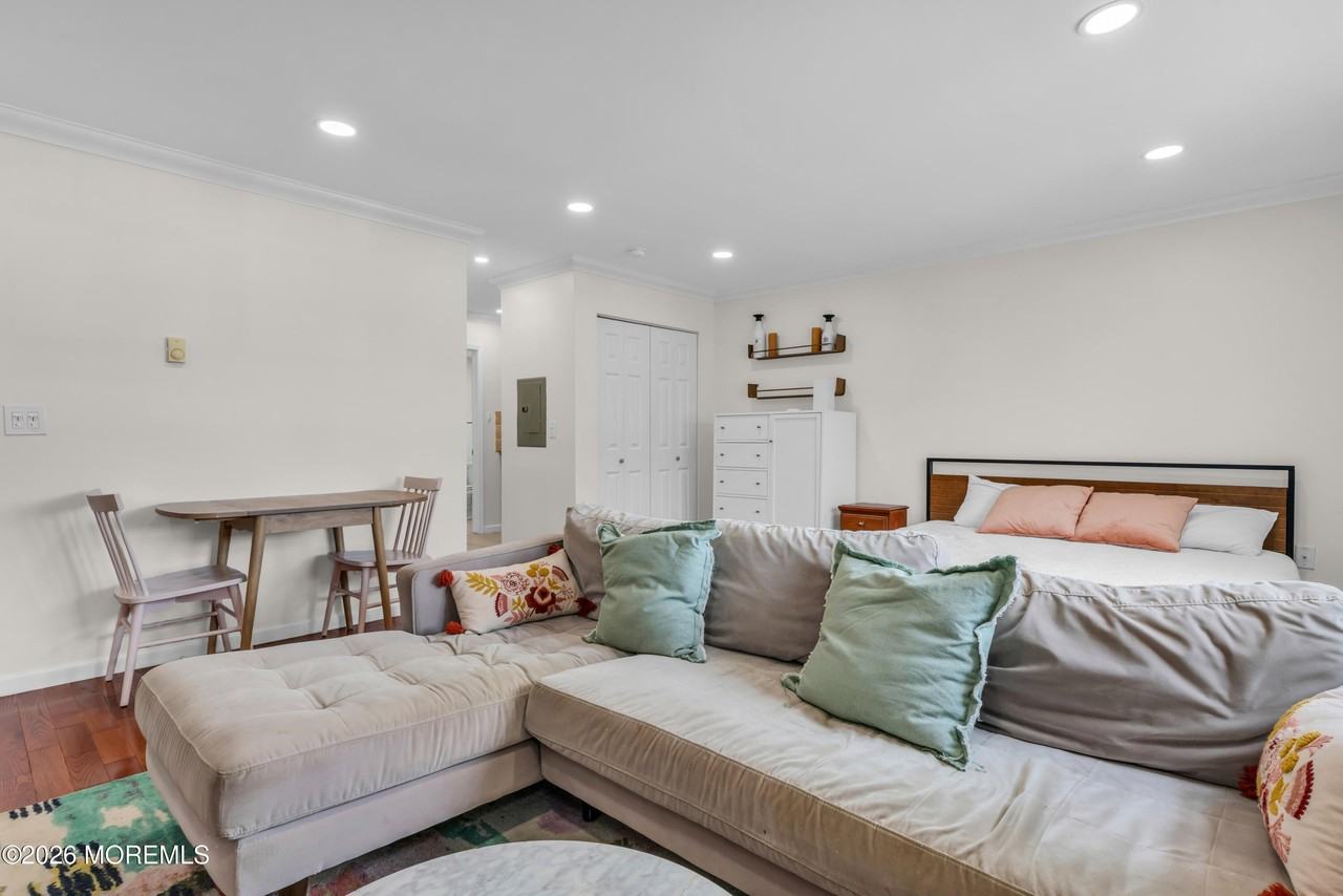 304 4th Ave #207 - Photo 6 of 10