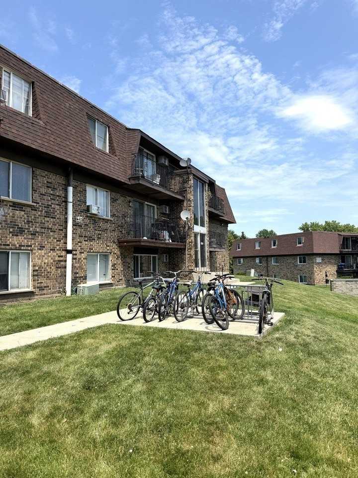 2500 Mark Thomas Ln #5B - Photo 3 of 3