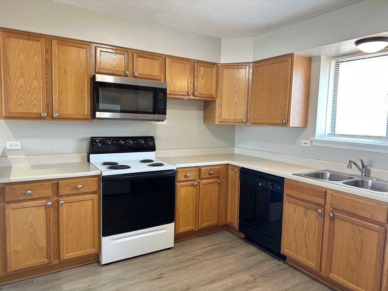 1003 Taft Ave #3A - Photo 2 of 12